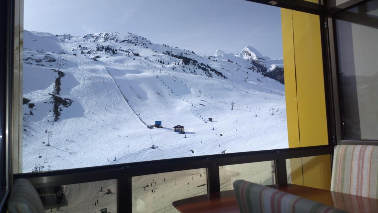 Tobazo Candanchu Pie De Pista Bagian luar foto